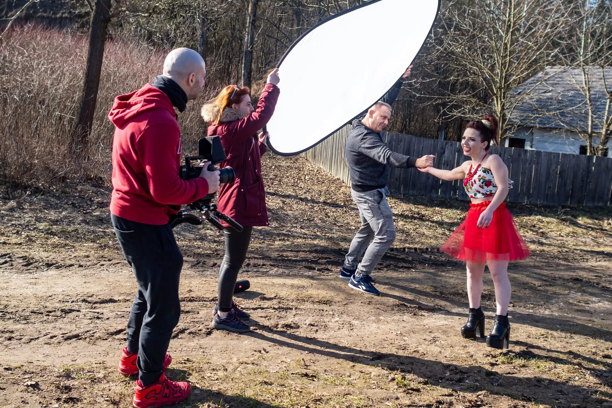 Tajemniczy projekt wokalistki disco polo podbije rynek muzyczny? Artystka rozwija skrzydła! 